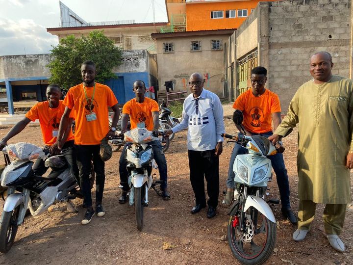 Yamoussoukro/lutte contre le Covid-19 : Le Ministre Souleymane Diarrassouba offre des moyens de mobilité pour une sensibilisation de proximité